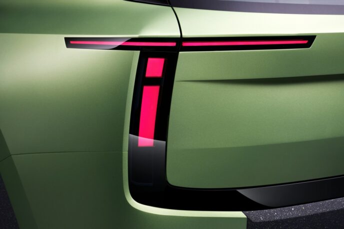 Skoda-Vision-7S-T-shaped-rear-lights