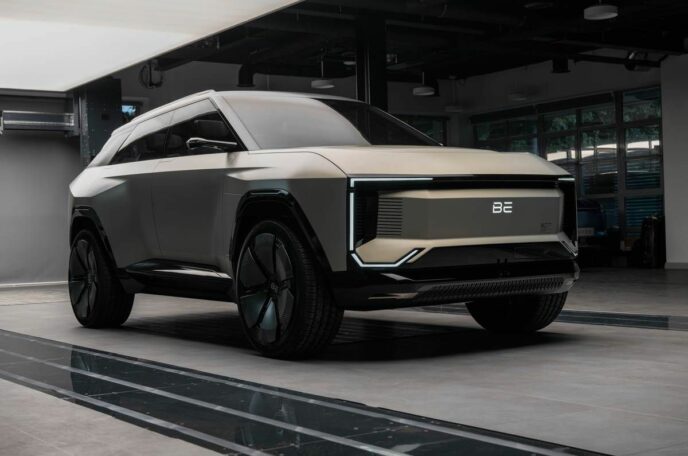 mahindraev2