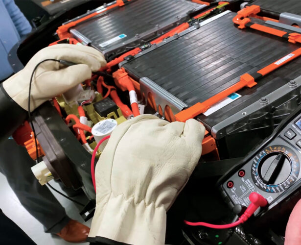 BIG-Battery-industry-group-testing-an-electric-battery