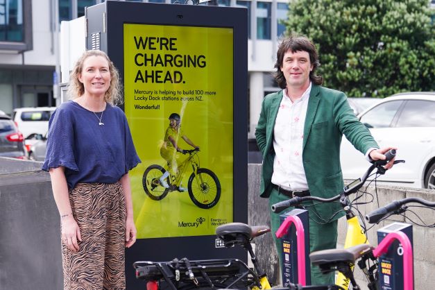 BSB-Locky-Dock-Mercury-General-Manager-Sustainability-Lucie-Drummond-and-Big-Street-Bikers-Co-founder-Cleve-Cameron-small