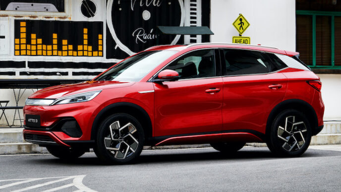BYD-ATTO-3-Parkour Red 1