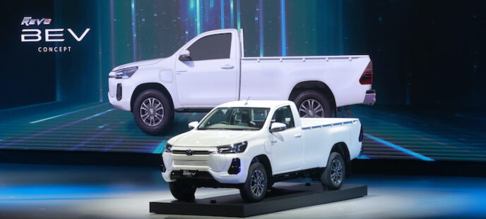 2023-Hilux-BEV-concept-001