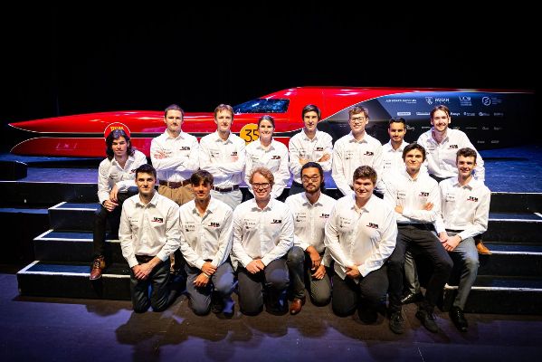 EV-land-speed-record-attempt-University-of-Canterbury-engineering-team