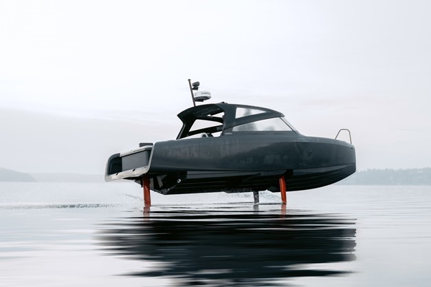 Candela-8-electric-hydrofoil-boat-and-Polestar