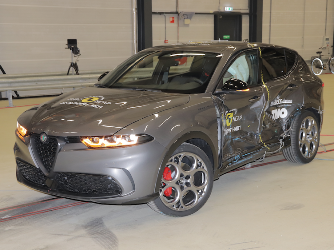 PHOTO-AlfaRomeoTonalesideimpactB