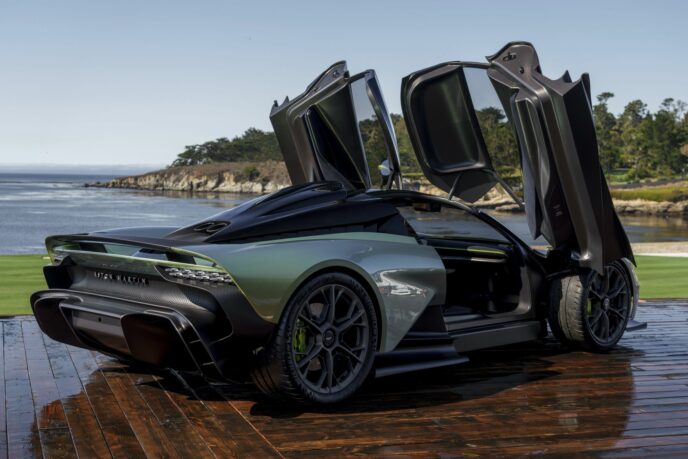 aston-martin-valhalla-2022-giltrap-group