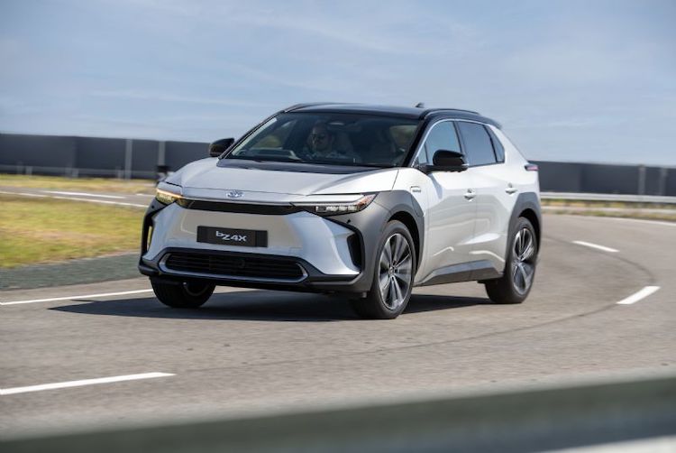 2023-toyota-bz4x-001