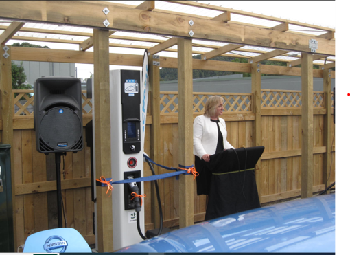 amy-adams-opens-Alexander-Street-EV-charger-Whangarei-2014
