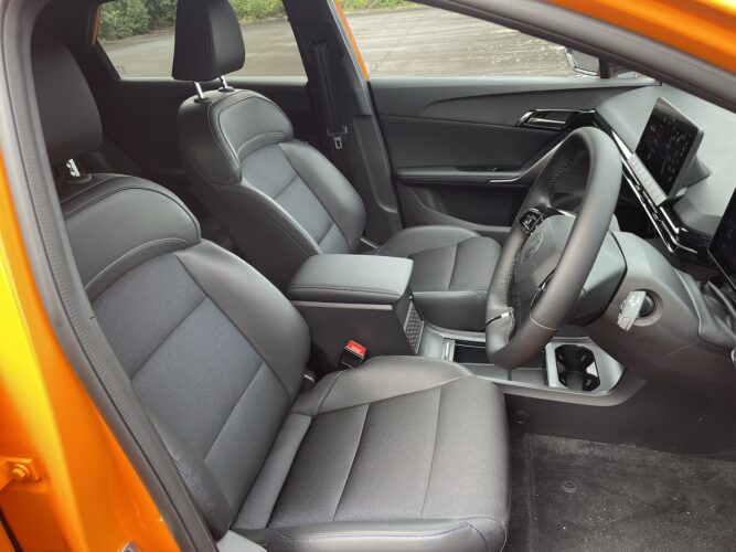 mg4_seats