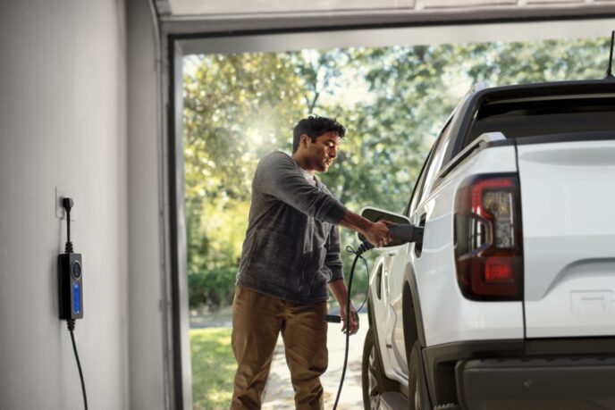 Ranger_PHEV-Home-Chargingweb21