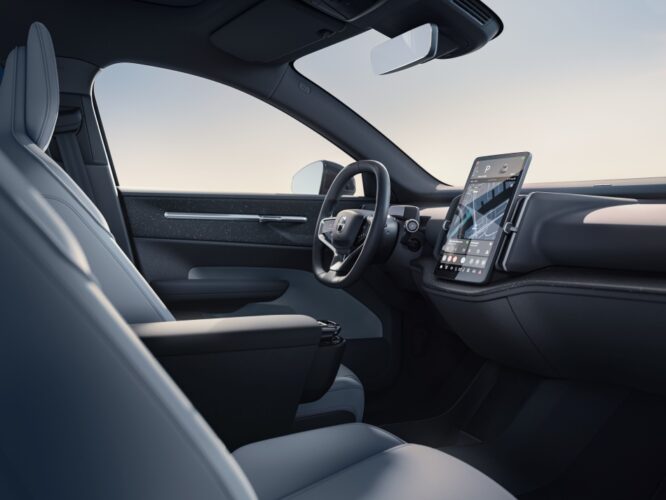 313342_Volvo_EX30_interior156941-small