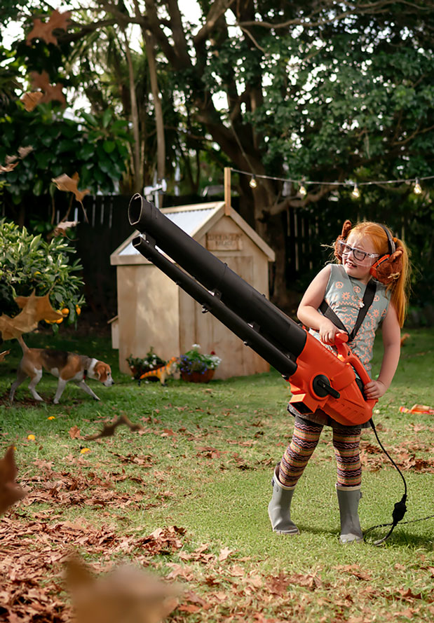 Genesis-Energy-power-shout-leaf-blower-girl