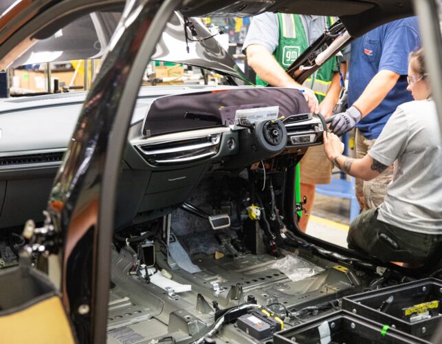 RHD-Manufacturing-Cadillac-LYRIQ-2web16 2