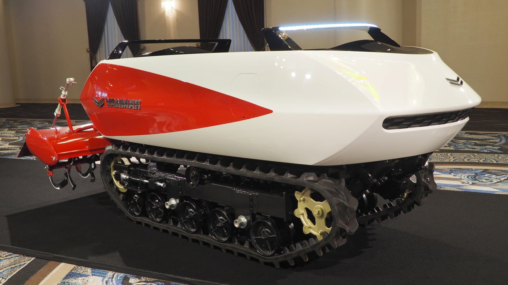 Yanmar-e-X1-compact-electric-agricultural-machine-concept