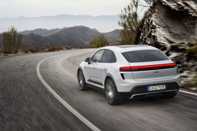 porsche_macanS24_0063_fineweb2