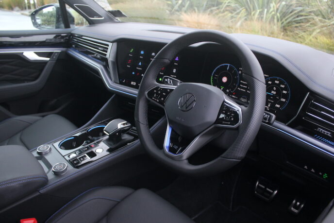 Touareg-r-interior-001