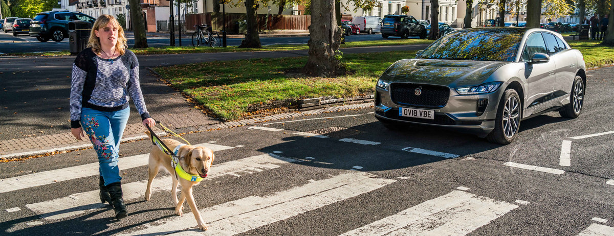 EV-low-speed-warning-Jaguar-I-Pace-1