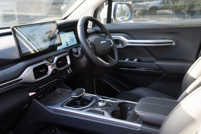 Geely-Radar-electric-ute-interior
