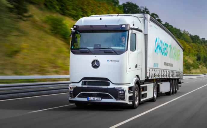 Mercedes-Benz-eActros-600-BEV-long-haul