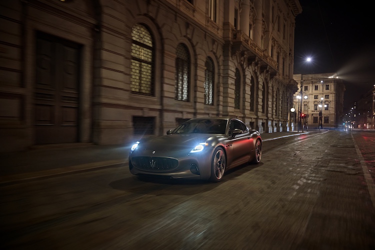 23813-MaseratiFolgorecampaignItTurnsYouOn-GranTurismo-ph.MaxSarotto