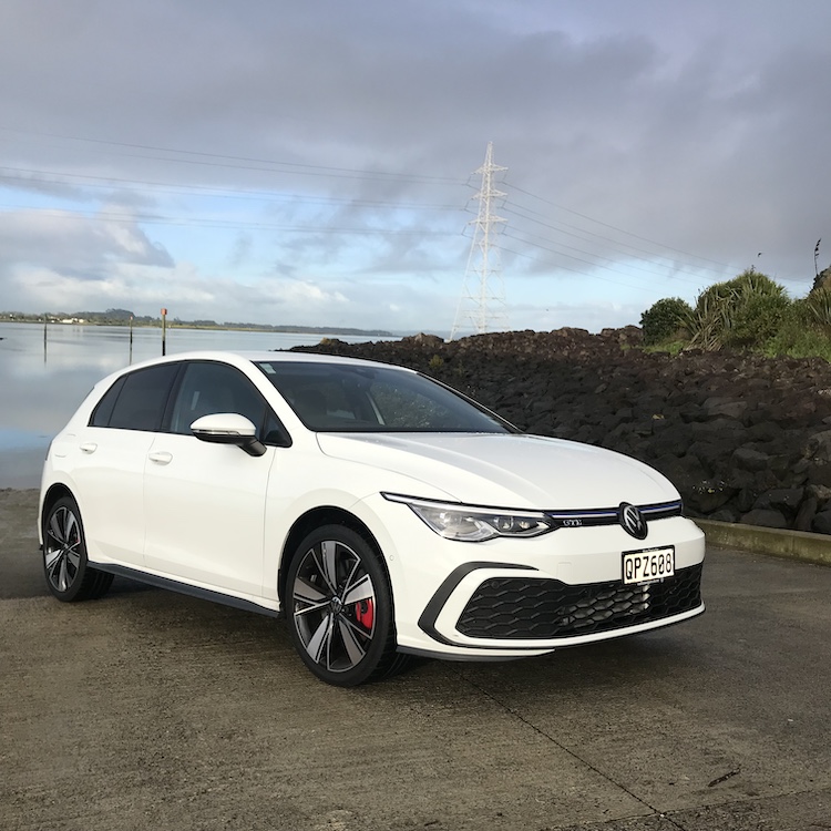 VW-Golf-GTE-001