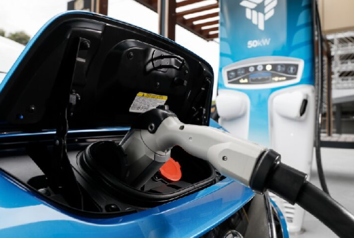 Nissan Leaf E+ charging