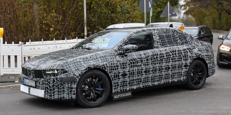 bmw-3-series-neue-klasse-camo-front-qtr-2-750×375
