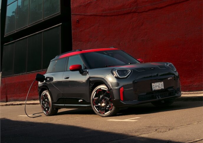 2025-Mini-Aceman-EV-JCW-001