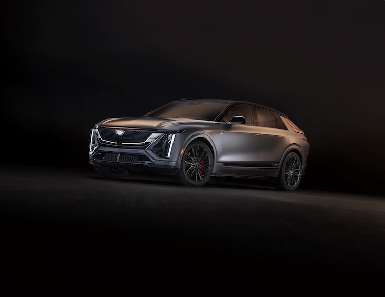 Front 3/4 view of the 2026 Cadillac LYRIQ-V in Magnus Metal Frost.