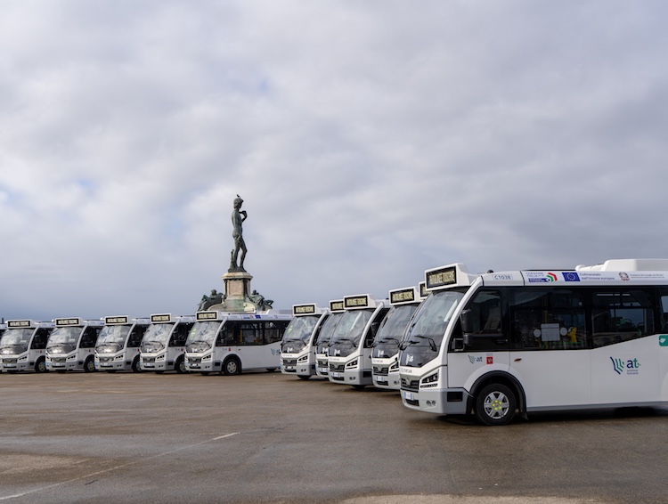 Karsan-e-JEST-minibus-delivered-to-Florence-001