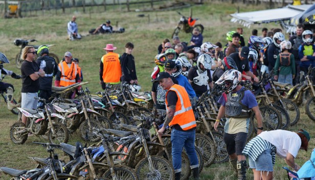 Thundercross e-dirt bike Surron Day 2025 2