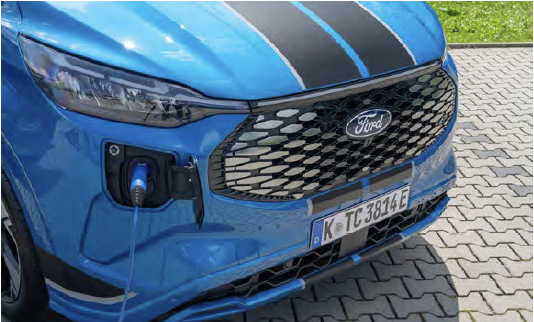 FORD DELIVERS MOST COMPLETE ELECTRIC VAN YET PIC 2
