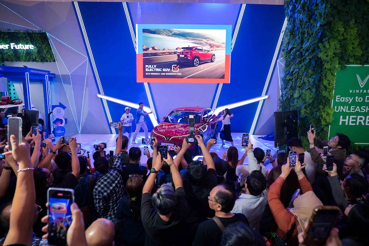 Vinfast-SUV-Surabaya-show-001.JPG