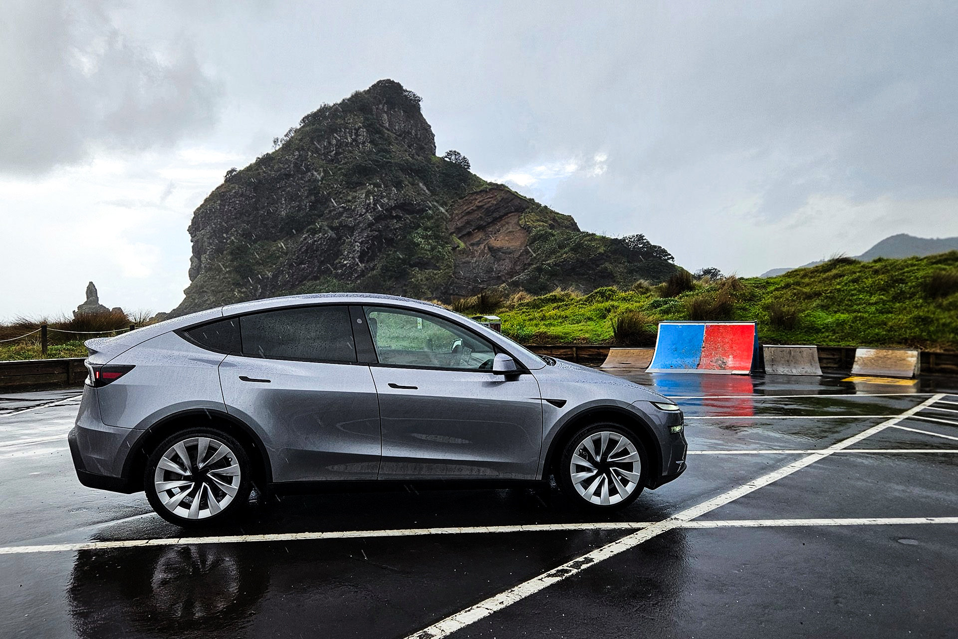Tesla-Model-Y-at-Lion-Rock