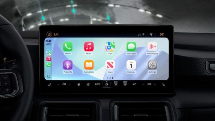 carplay-liquid-glass-light_1500w