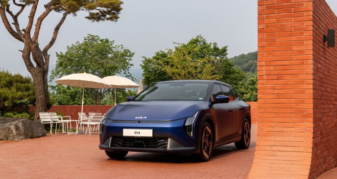 kia-ev4-front-threequarter-blue