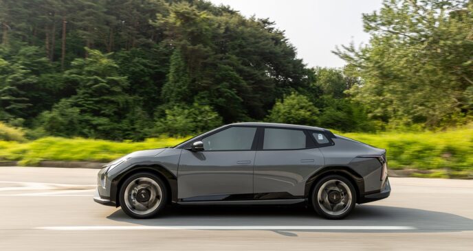 kia-ev4-side-driving