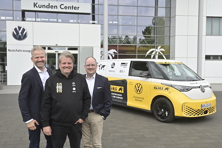 24.06.25 WWW.SCHEFFEN.DE

VWN  ID.BUZZ Worldtour 
Rainer Zietlow vor dem Start


Foto: 
HENNING SCHEFFEN PHOTOGRAPHY
MOBIL: 01773193050
WWW.SCHEFFEN.DE
Henning@SCHEFFEN.DE
Friedrich-Engels-Str. 31
30880 Laatzen 
Region Hannover / Niedersachsen / GERMANY