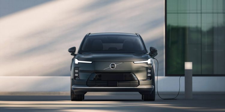XC70-charging-front-750×375