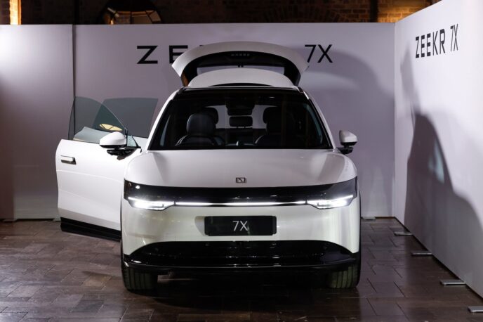 web_The_Zeekr_Long_Range_is_displayed_at_the_Australian_Museum_on_August_07%2C_2025_in_Sydney