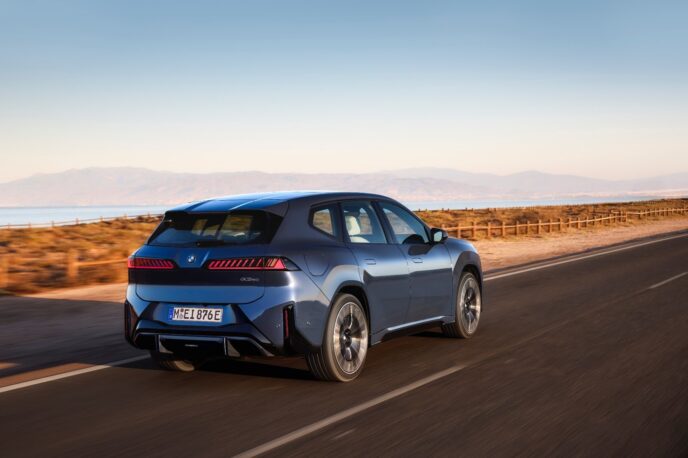 BMW_ix3_1