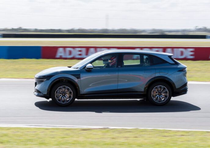 Zeekr 7X Press Drive – On-road Tech Grey (3)_web