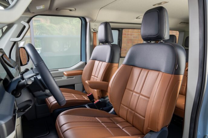 PV5-Passenger-Frost Blue-Detail-44
