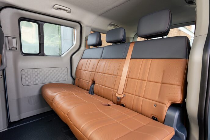 PV5-Passenger-Frost Blue-Detail-48