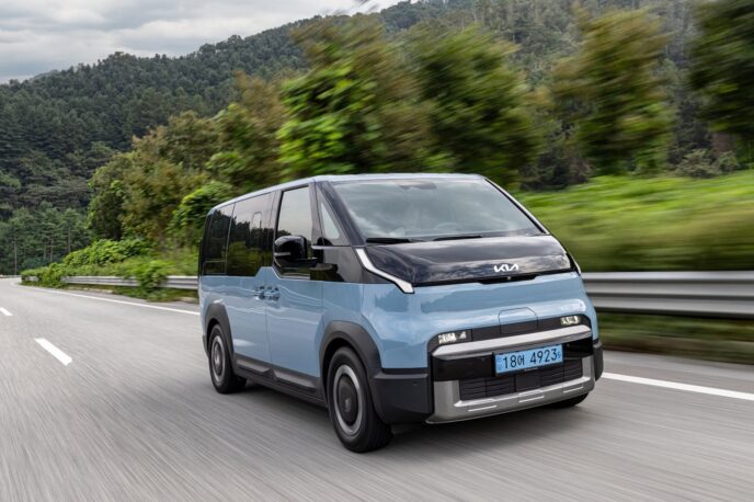 PV5-Passenger-Frost Blue-Dynamic-18