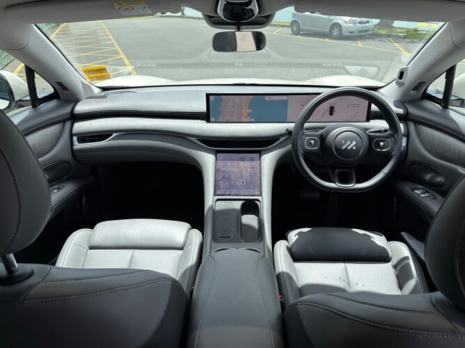 IM6_interior_front