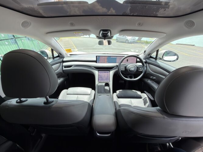 IM6_interior_rearview