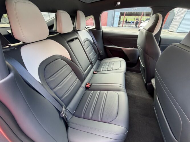 df-007-performance-rear-seats