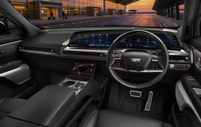 26CAVQ_Interior_JB_Airport – VISTIQ RHD interior Jet Black Preproduction_web_1200
