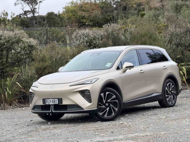 MGS6EV-front-three-quarter-close